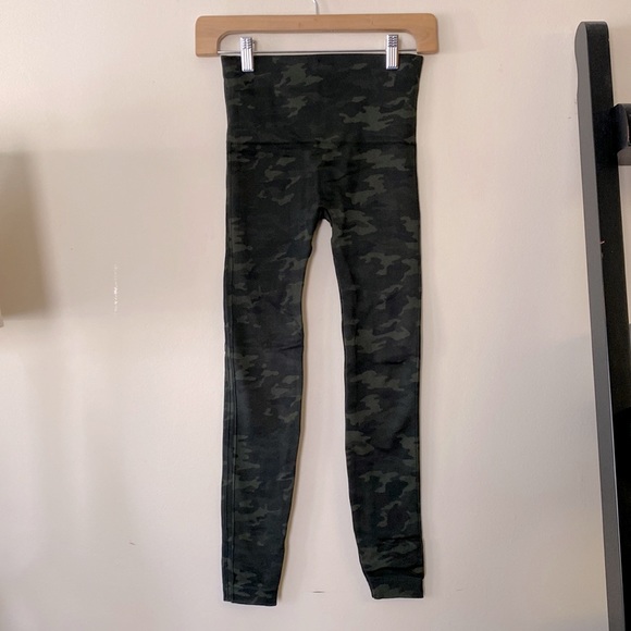 Spanx Look At Me Now camo legging - Picture 2 of 6